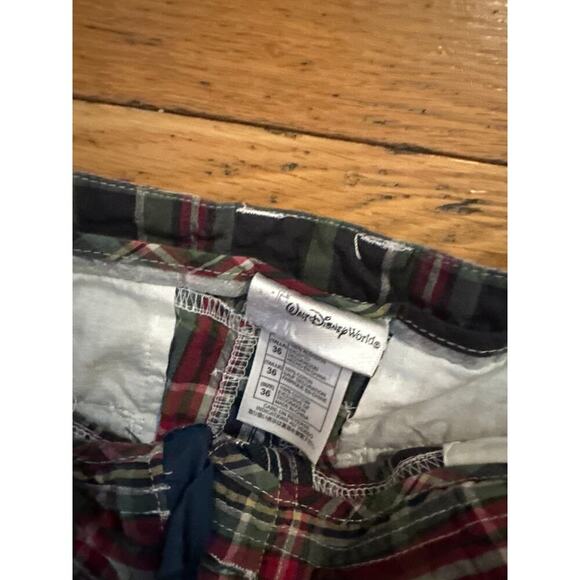 Men’s Size 36 Walt Disney Khaki Shorts Mickey Mouse - Picture 3 of 4